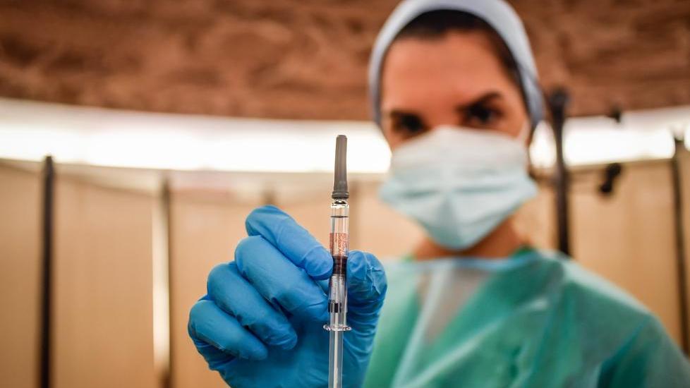 Non c’è soltanto il Covid: da martedì scatta la campagna contro l’influenza