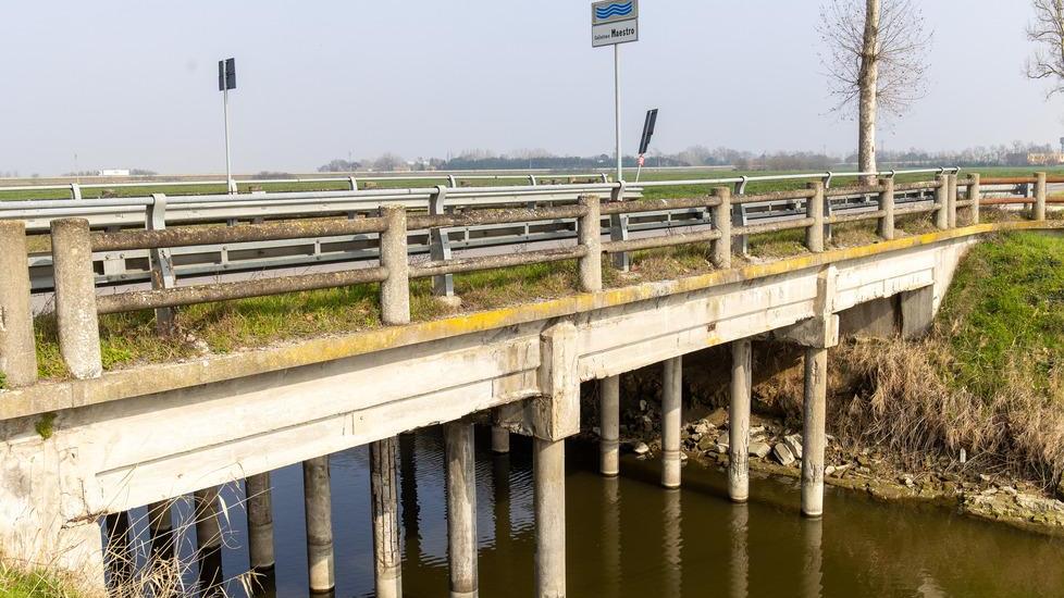 «Il ponte sul Maestro è stato dimenticato»