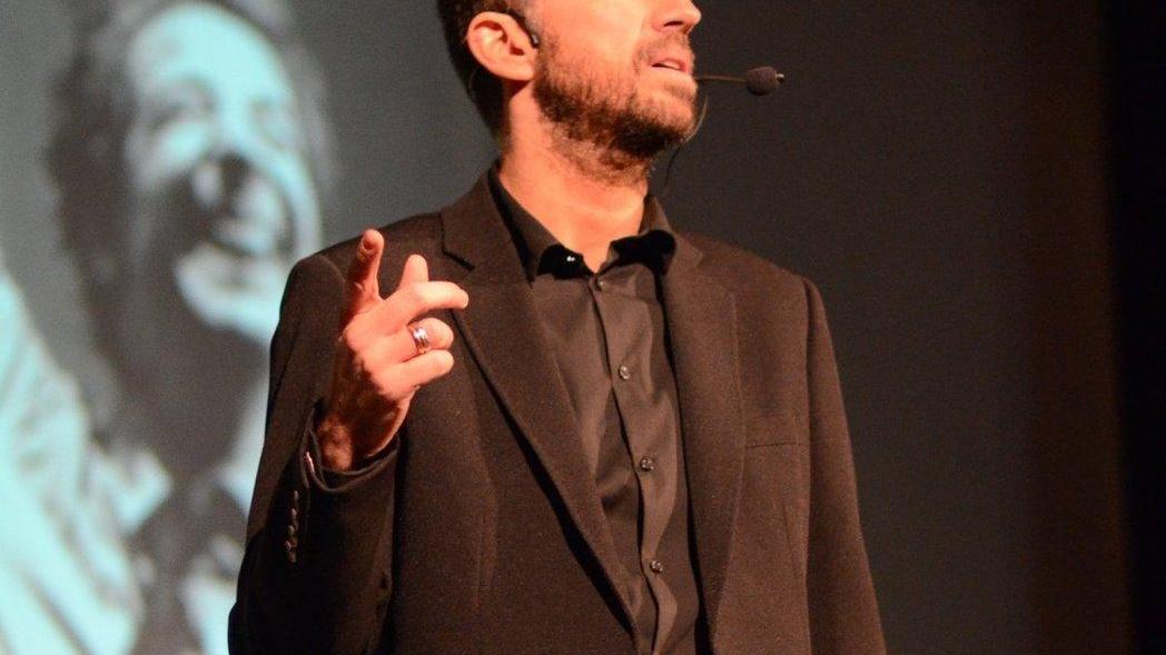 Stagione di prosa: sul palco Andrea Scanzi
