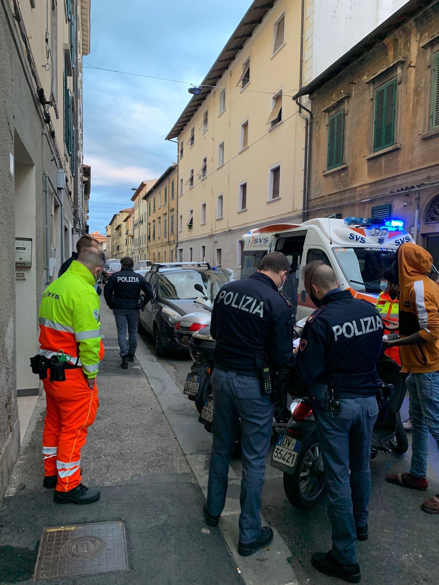Polizia e soccorritori sul posto