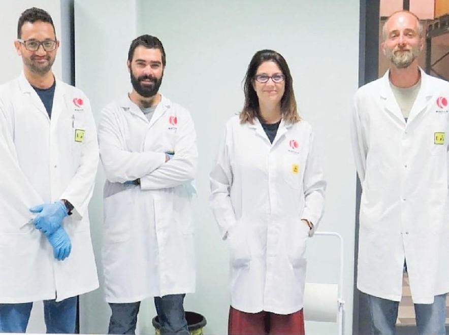 Foto di gruppo per alcuni specialisti del team di Kayser