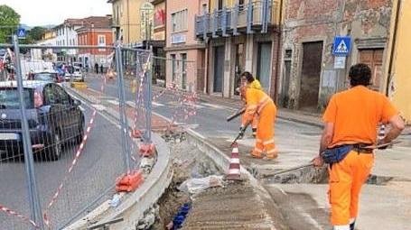 Lavori alla rete idrica diverse vie senz’acqua