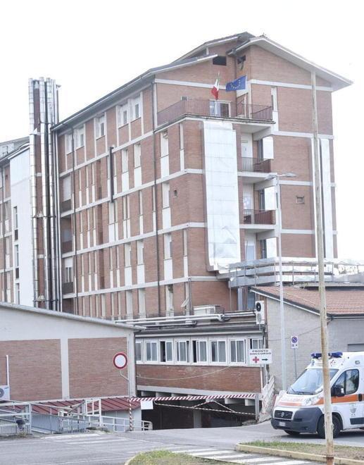 Dimessa ma piena di ematomi «Cosa è accaduto in ospedale?» 