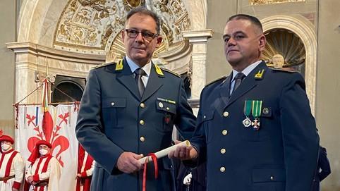 Bimbi in affido e solidarietà Un premio al finanziere