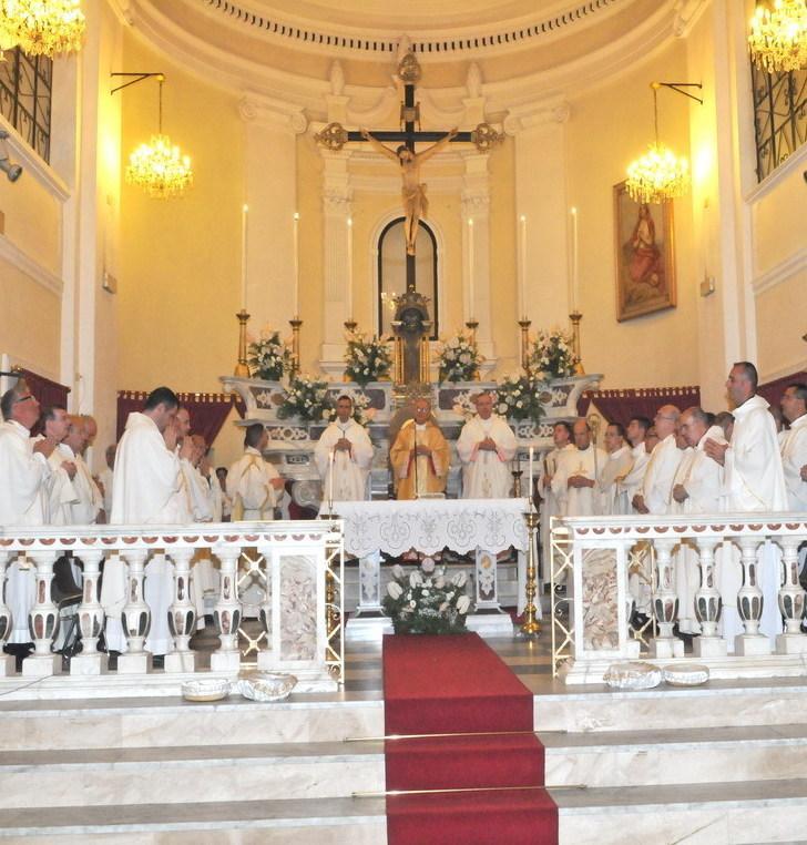 Alla Maddalena preti in isolamento e messe sospese 