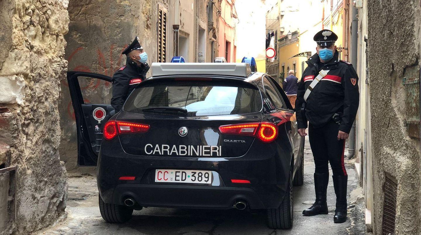 Le dosi ordinate su Whatsapp 