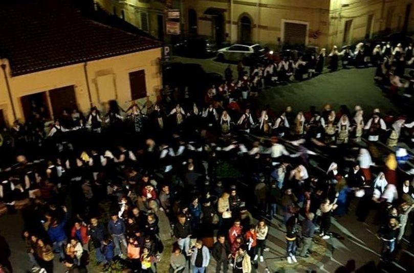 Ballo, sport e buon cibo: la Sardegna è da guinness 