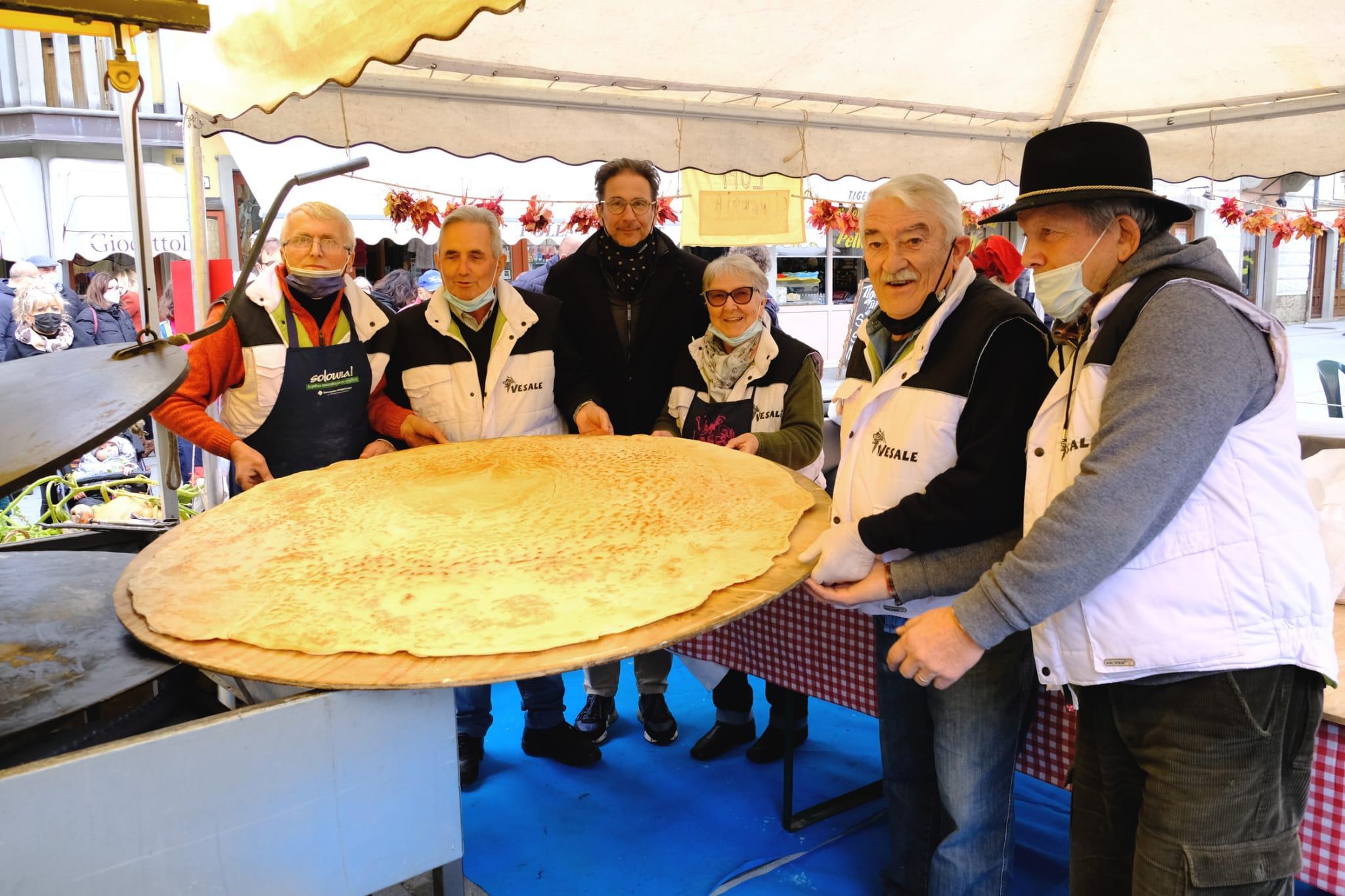 Sestola. Saluto all’autunno con la “crescentona” più grande del mondo 