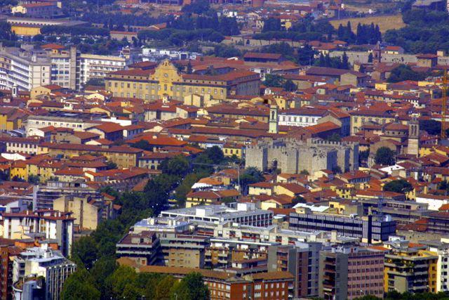 Prato, calano i prezzi delle case in centro storico e salgono le quotazioni delle periferie 