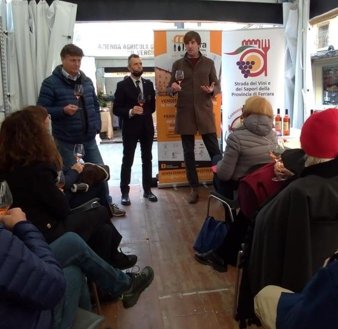 Il Food Festival è una bella vetrina, ma in tanti chiedono spazi per mangiare 