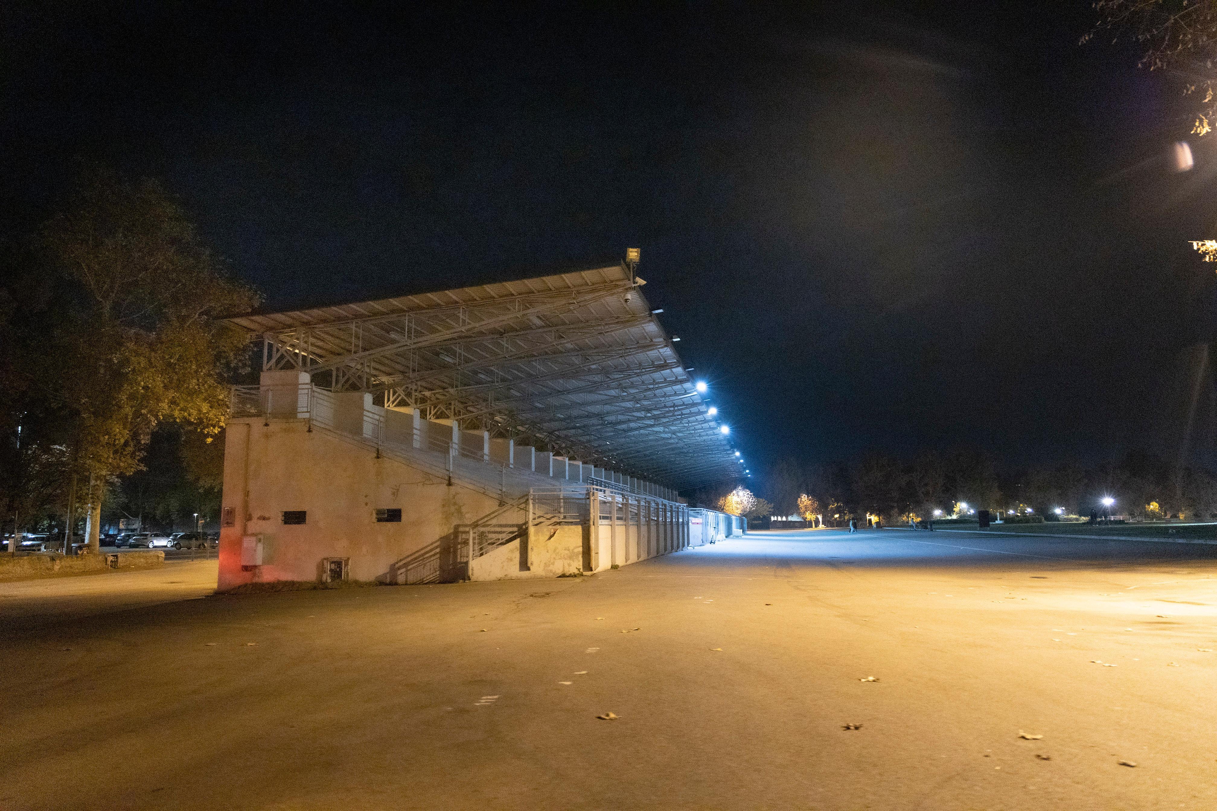 Violenza su tredicenne al parco Novi Sad: gli accertamenti in ospedale e si analizzano le immagini 