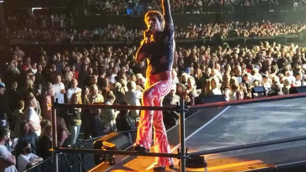 «Grazie mille ragazzi». Mick Jagger in italiano incorona i Maneskin nella notte di Las Vegas
