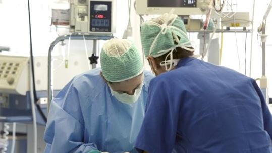 Covid, due decessi e 25 nuovi positivi. Più ricoverati negli ospedali