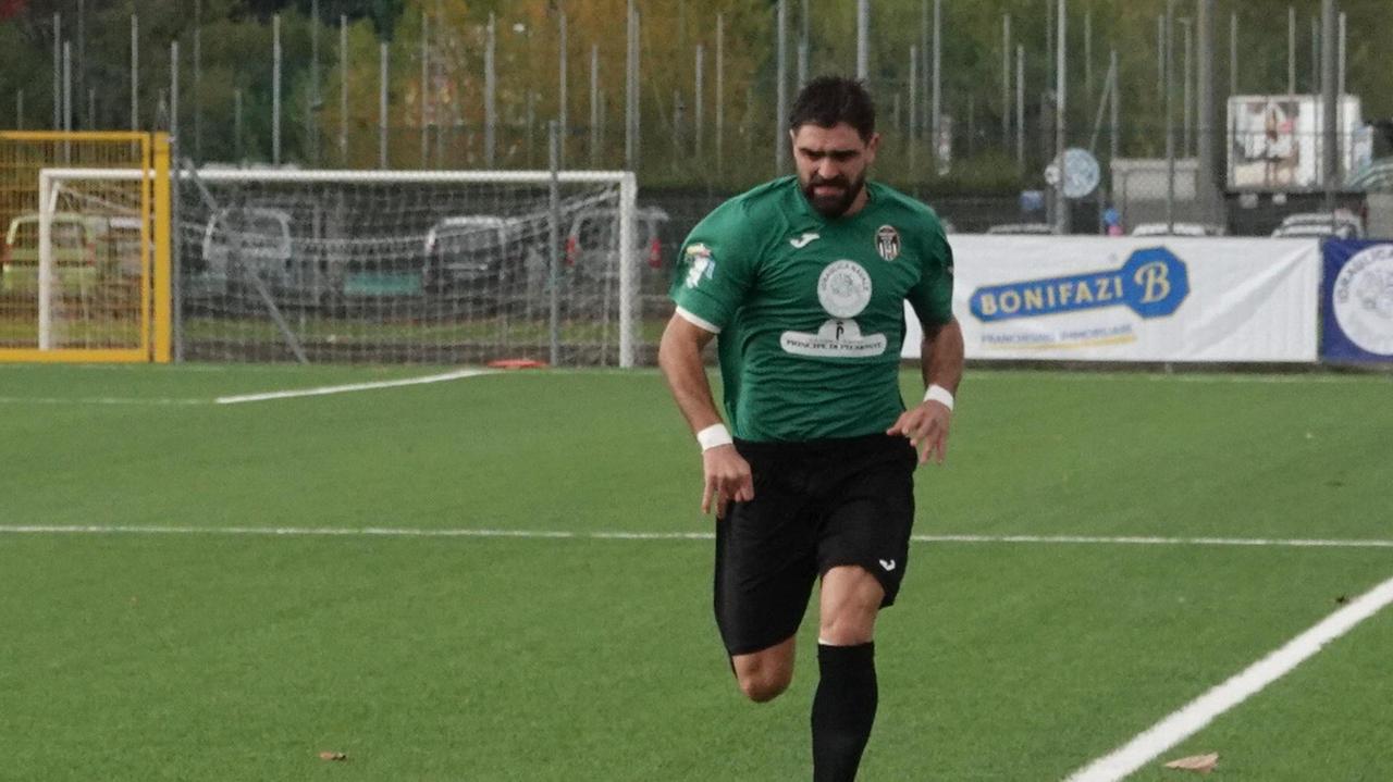 Gemignani, il terzino che rovescia il mondo: «Con i miei gol porto in alto il Viareggio»