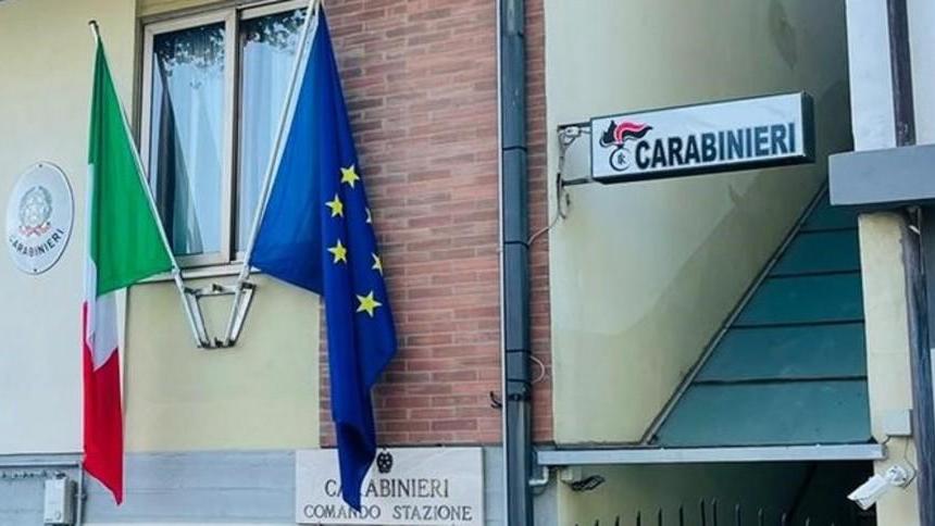 Strattona e inveisce contro cacciatore Finisce denunciato