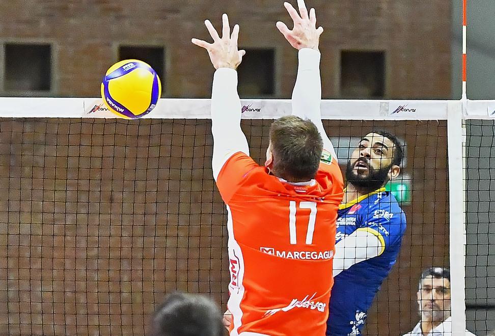 Modena Volley riparte vincendo a Ravenna, ma senza entusiasmare 