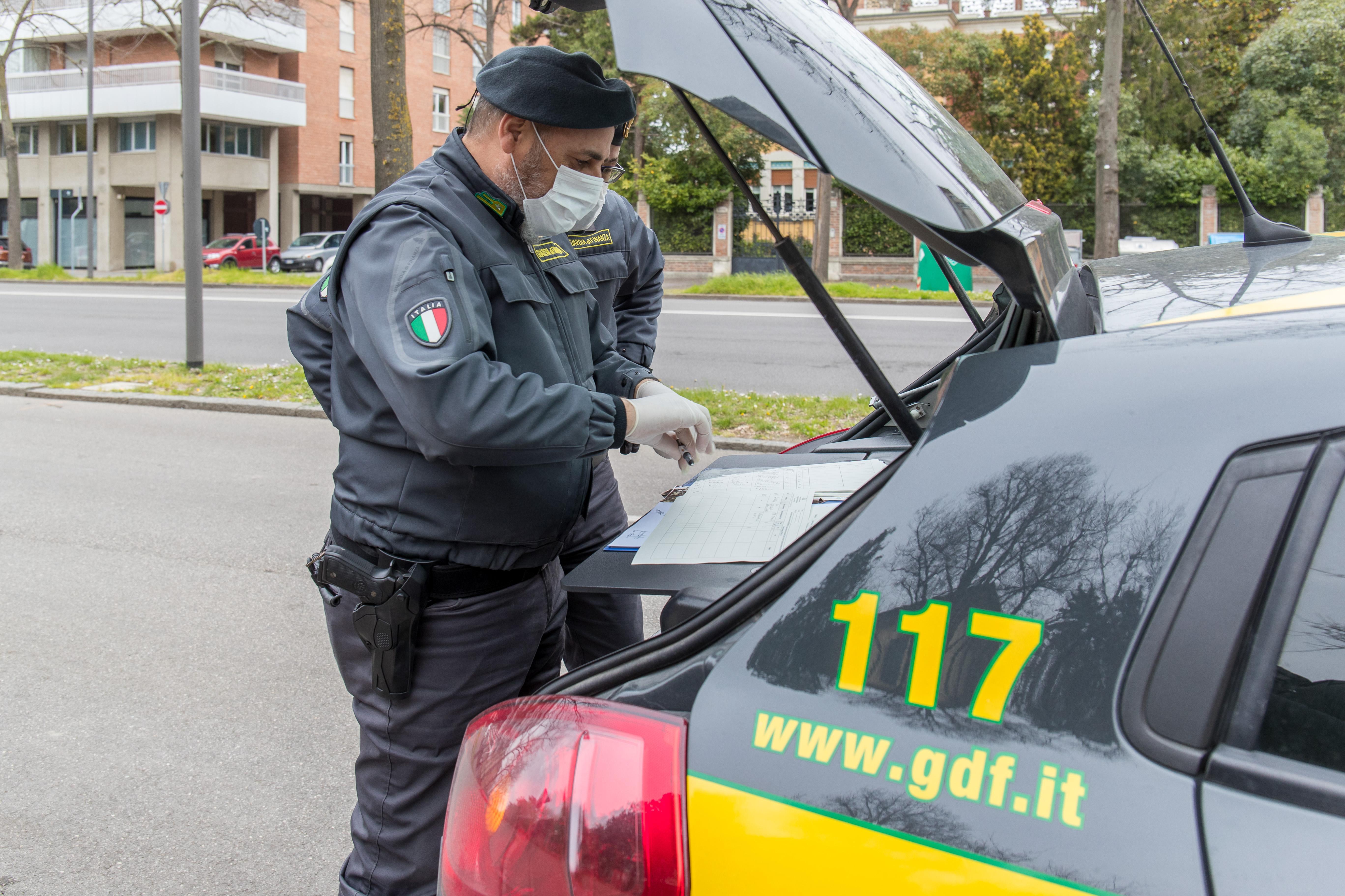 Ferrara, trucchi fiscali per avere permessi di soggiorno: scoperti dalla guardia di finanza