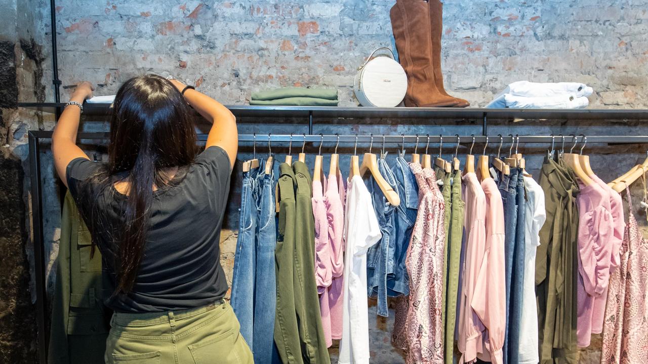 Per avere il posto di lavoro richiesta “bella presenza”: l’annuncio diventa un caso