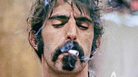 Innovatore geniale e sempre contro Ecco Frank Zappa e tutto il suo mondo