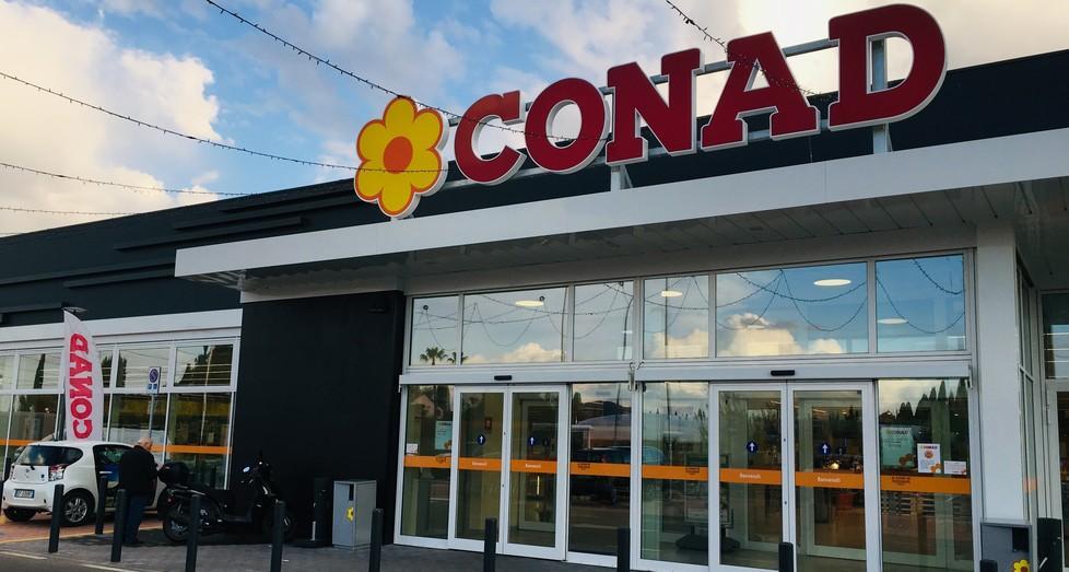 Svuotano la cassaforte al supermercato Conad È il terzo maxicolpo 