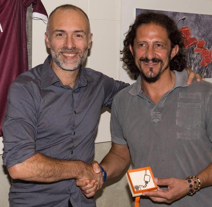«Quella fascia in oro con l’inno della squadra»