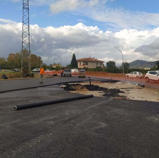 Rotatoria alle Querciole, i lavori sono in corso