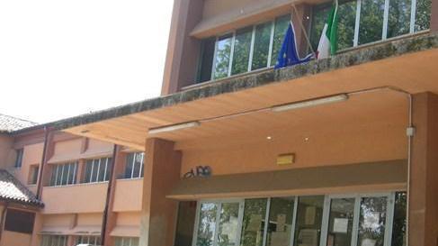 Scuole “Cappuccini”, via all’iter per abbatterle
