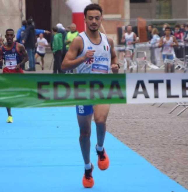 Iliass Aouani campione italiano della mezza maratona 