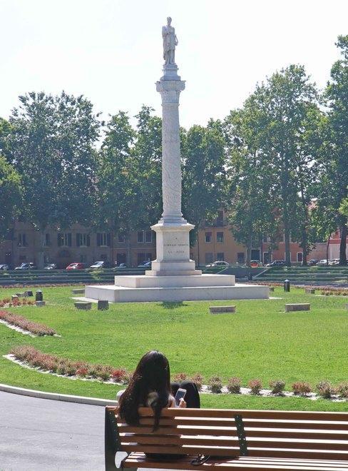 «Mio figlio pestato con violenza inaudita Com’è possibile accada nel ritrovo dei giovani?»