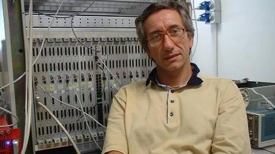 Prof pisano precipita dalle scale dell'università e muore. Gli studi, le ricerche e i ricordi dei colleghi