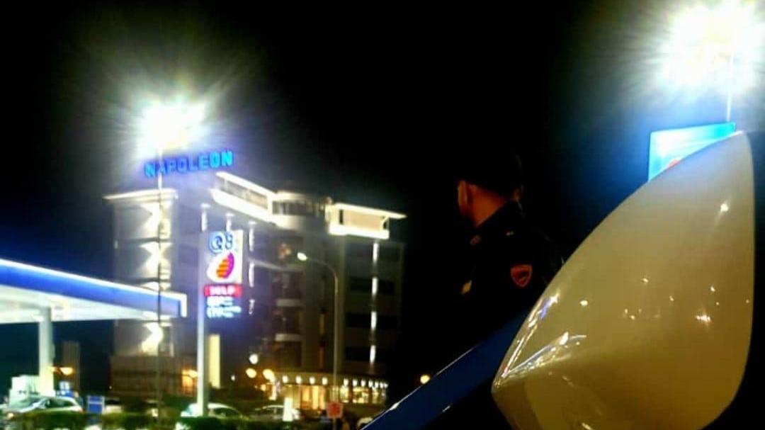 Rapina impropria al supermercato: arrestato