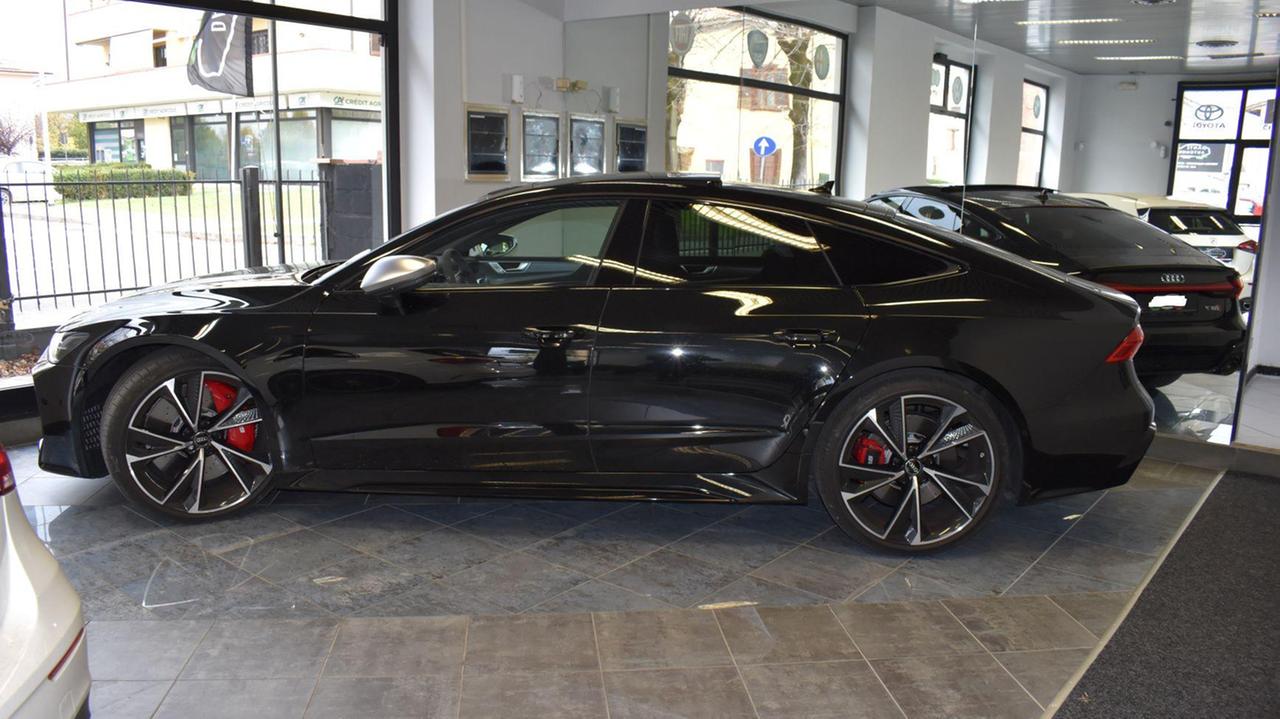 Le auto del salone di Agliana le cui quote societarie sono state sequestrate