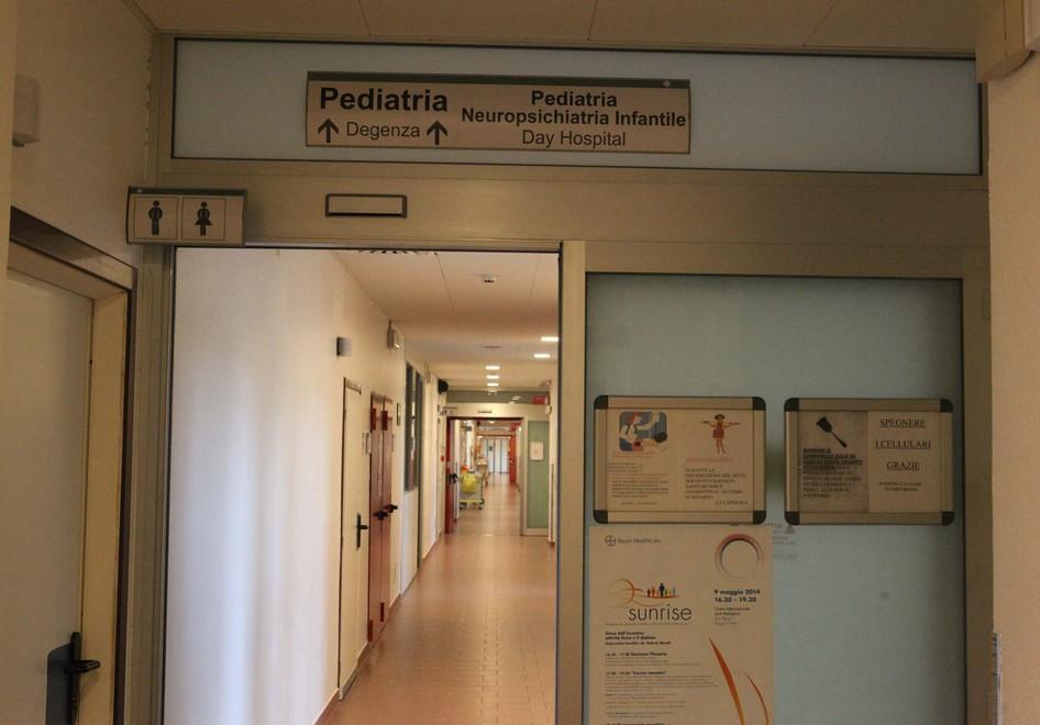 Epidemia respiratoria nei piccolissimi a Reggio Emilia, ricoverati in ospedale 24 bambini 