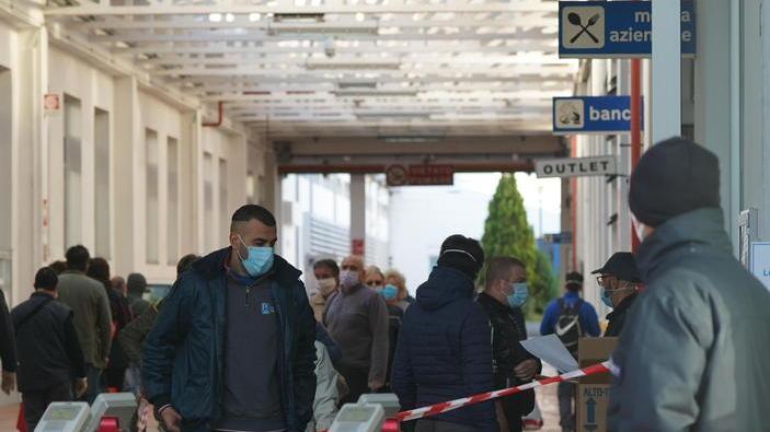 Nuovo incontro azienda-sindacati attesa per oggi la fumata bianca