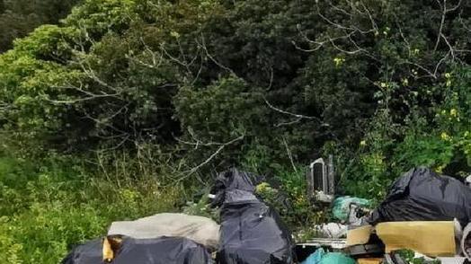 Smaltire i rifiuti abbandonati costa al Comune 172mila euro