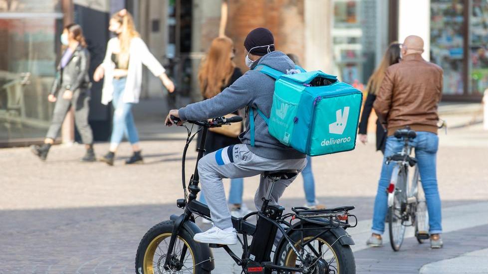 Rider, intesa contro lo sfruttamento ma i big delle consegne la ignorano