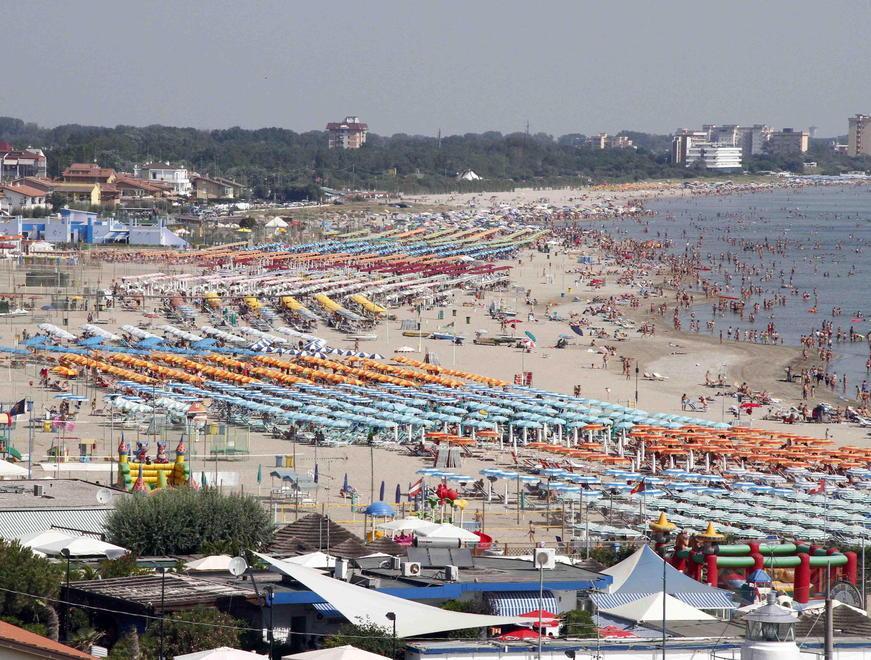 Spiagge all'asta. Balneari in fermento: «Sulle concessioni un vero esproprio, ma non molleremo» 