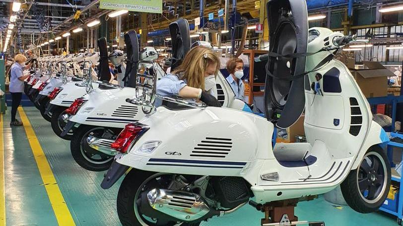 Piaggio: accordo fatto per le 50 assunzioni, tentenna la Fiom Cgil