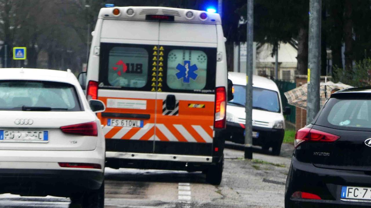 Muore a 48enne schiacciato dal trattore
