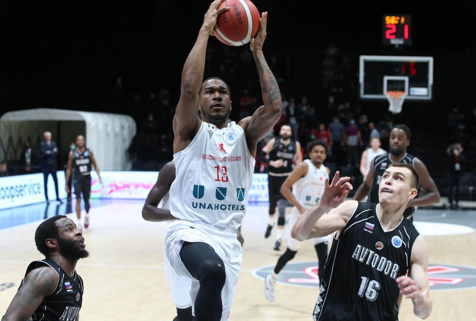 Unahotels, colpo al fotofinish. Il Saratov abbassa la testa 