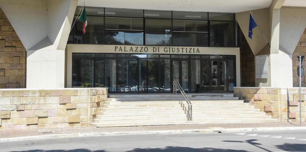 Scippi con lesioni e due rapine Pena di sei anni