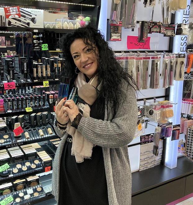 Negozio di cosmetica chiude: «Scelta inevitabile» 