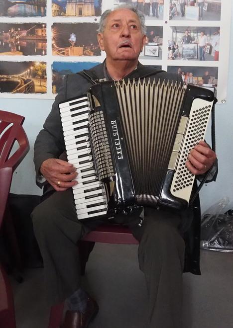 Ieri l’addio a Guido Amava ballo e musica