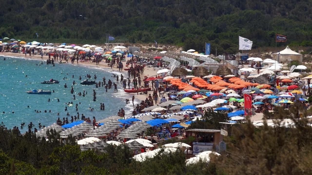 I balneari preoccupati: «L’isola fa gola, si rischia l’effetto Grecia» 