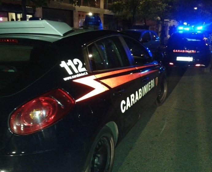 Donna e un suo amico aggrediti dall’ex marito con pietre e catena 