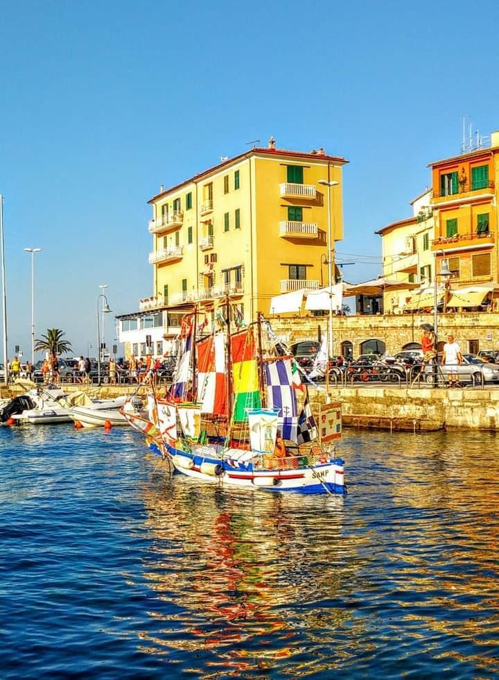 Il guzzo Sampdoria lascia Porto Santo Stefano: la barca è stata venduta