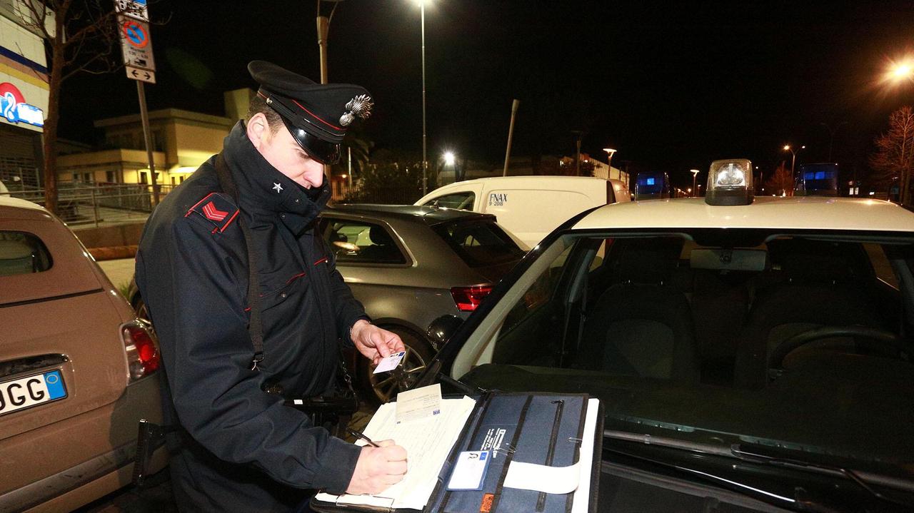 Cinque ubriachi al volante, arrestato uno spacciatore