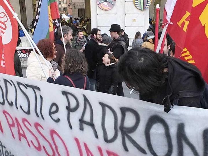 Manifestazioni, ecco dove sono vietate. Dal lunedì al venerdì solo "da fermo" 