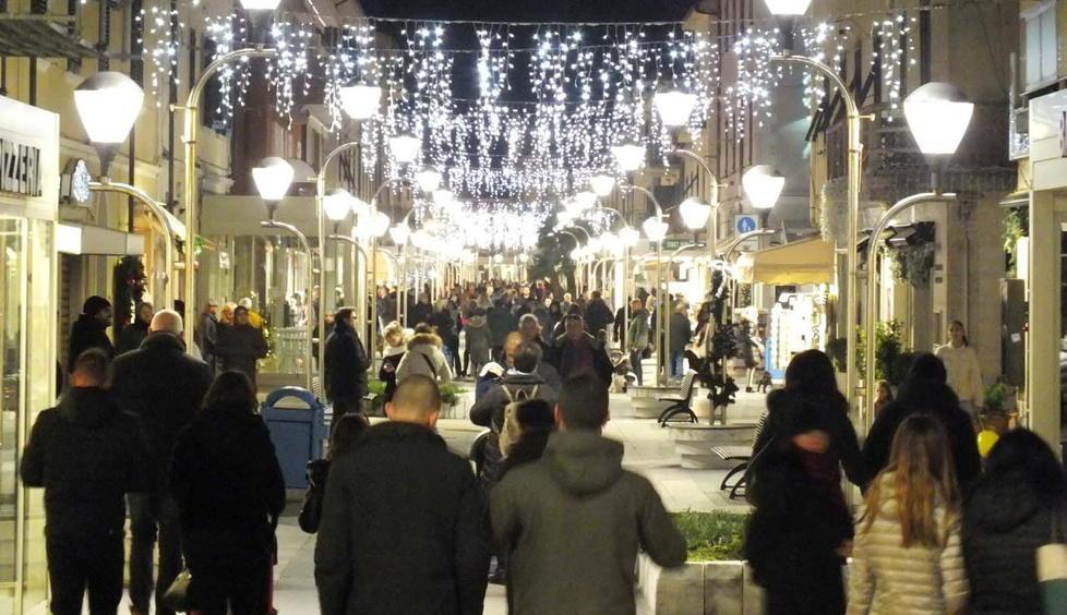  Onda su Onda, luminaria e Verde dicembre Tutti gli eventi di Natale