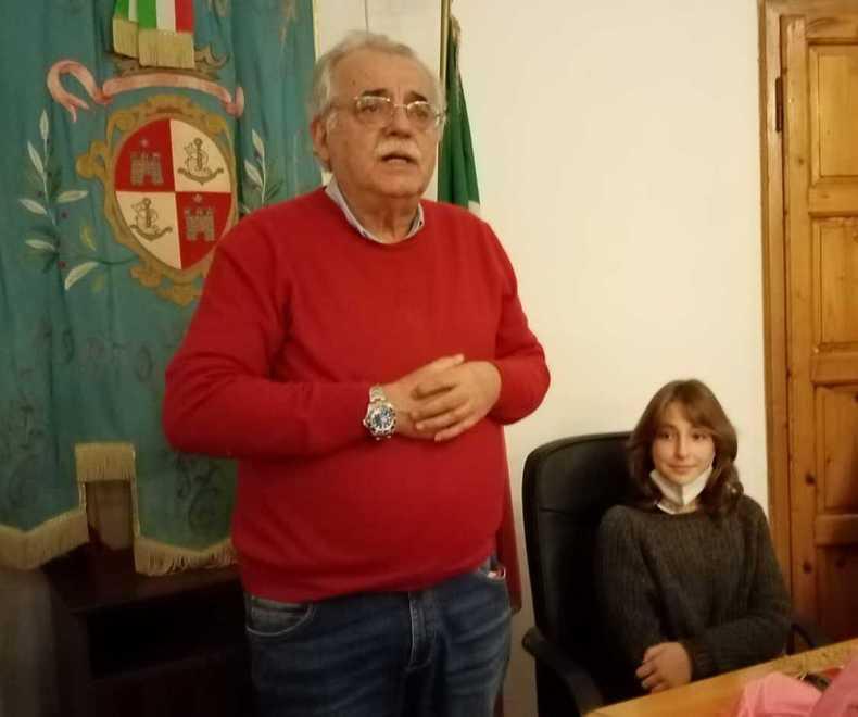 Un premio a Victoria, la piccola Greta abita a Porto Azzurro 